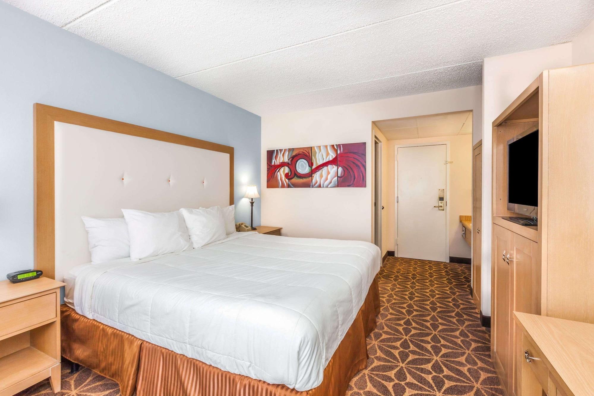 Days Inn Syracuse East Syracuse Exterior foto