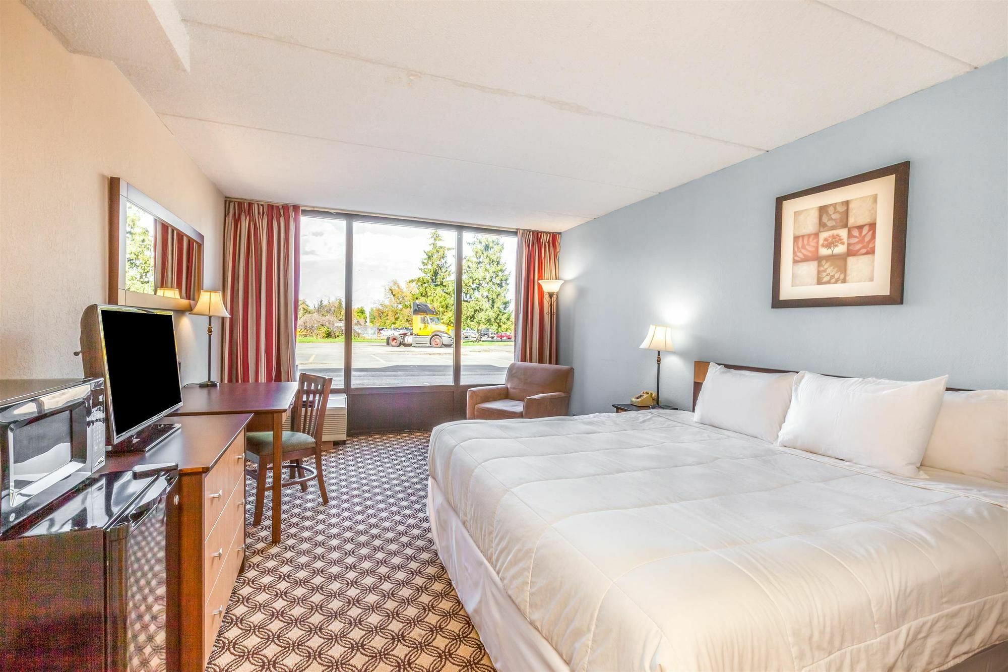 Days Inn Syracuse East Syracuse Exterior foto